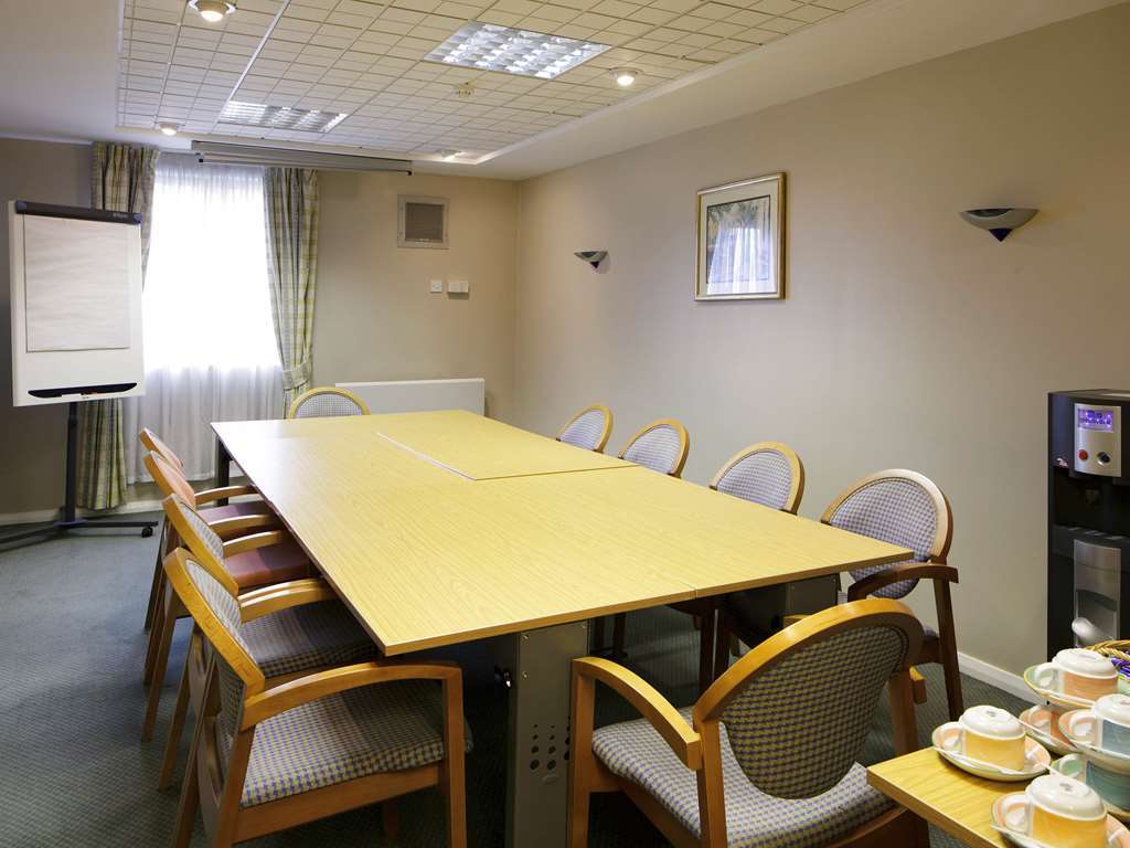 Ibis Centre Dock - One 3*